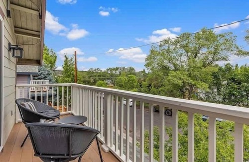 Southside House | NAU/DT | Elevated 2 bdrm | Sleeps 6 | Dog Friendly