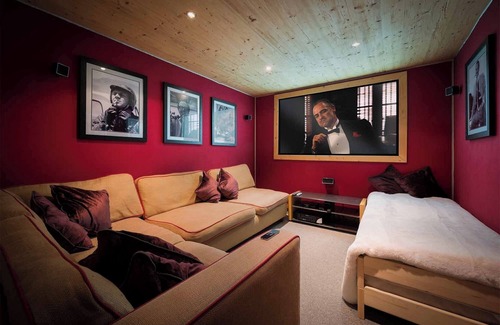 Le Cret Ski Chalet | Navette Privée ! Chalet Moderne + Salle de Cinéma