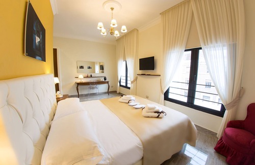 Historical Center Hotel | NeapolitanTrips Hotel