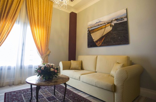 Historical Center Hotel | NeapolitanTrips Hotel