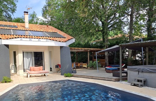 Saint-Jean-d'Illac House | NEAR ARCACHON BASIN, THE OCEAN AND BORDEAUX WITH SWIMMING POOL AND JACUZZI