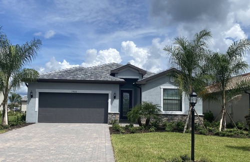 Biggar House | Near Beaches. Community Amenities have pool, restaurants and bars.