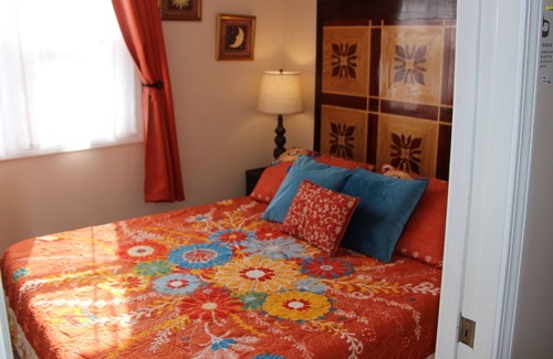 Berwyn Apartment | Near Chicago. Mid-Century Modern Charm. Free Parking