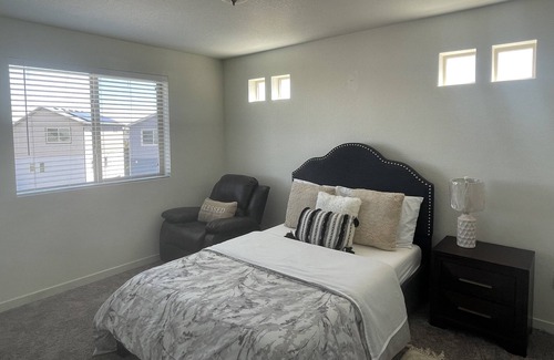Green Valley Ranch House | Near DIA, Cozy & Relaxing Home