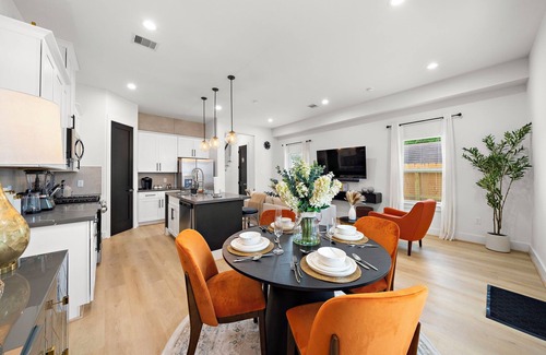 OST - South Union House | Near DT & Med Center Townhouse | WiFi Games Pets