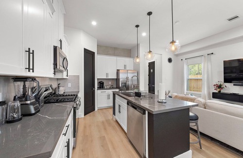 OST - South Union House | Near DT & Med Center Townhouse | WiFi Games Pets