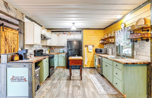 Mammoth Spring House | Near Fishing & Hiking: Ozark Getaway!