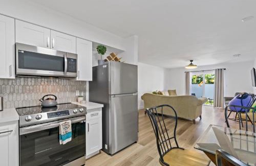 Iona Apartment | Near Ft Myers Beach Charming spacious 2BD