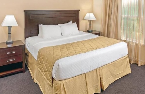 Berkeley Resort | Near Historic Williamsburg & Busch Gardens w/WiFi & Resort Pools