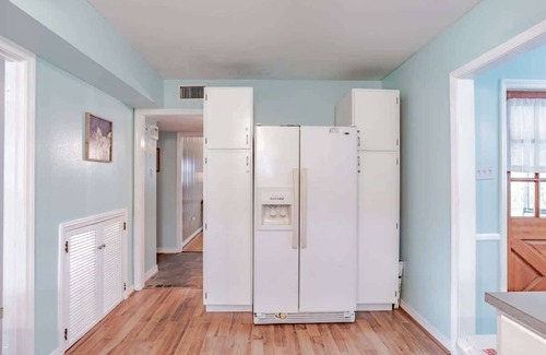 Mobile House | Near Midtown, Highways, Downtown! Bel-Air Bungalow