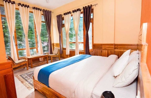 Barot Hotel | Near Mountain Hotel Hidden Heaven Shimla