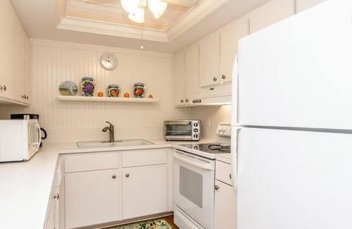 East Naples Villa | Near Paradise and Great Golf