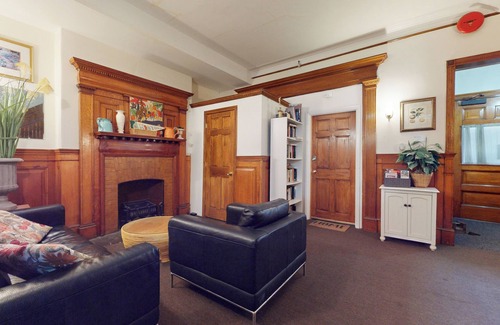 Brookline Apartment | Near Public Transport, Fenway, BU, Longwood Med