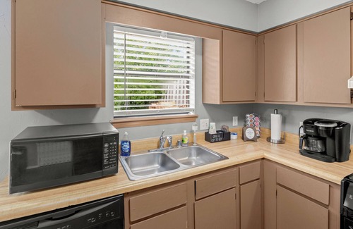 Springdale House | Near Razorback Stadium & Attractions, Firepit