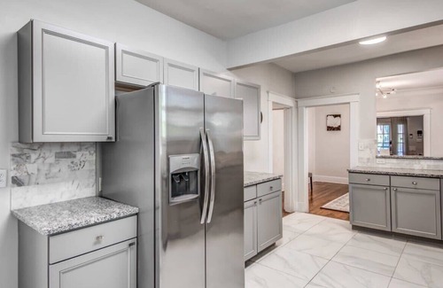 Vollintine-Evergreen House | Near Rhodes College & Downtown! The Rolling Stone