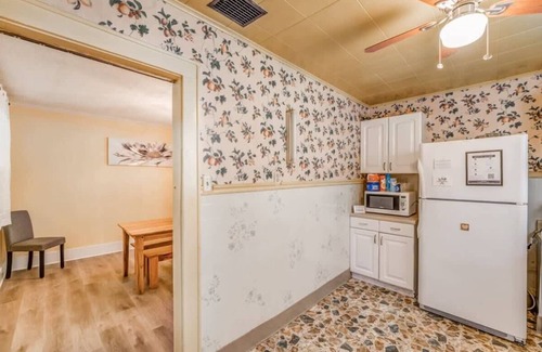 Crosstown House | Near Shopping & Dining- Magic in Midtown- 2 Units