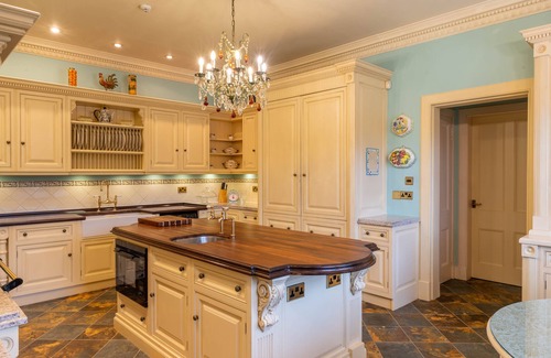 St. Andrews House | Near St Andrews Mansion House , Hot Tub 6 Acre Garden