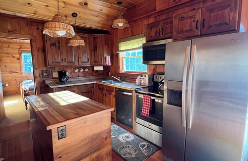 Mid-Coast and Islands Cottage | Near Stover's Cove with gorgeous views of the world famous Cribstone Bridge.