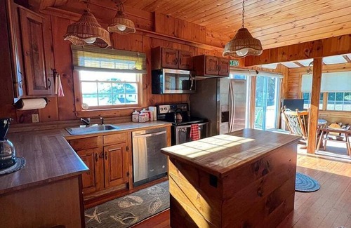 Mid-Coast and Islands Cottage | Near Stover's Cove with gorgeous views of the world famous Cribstone Bridge.