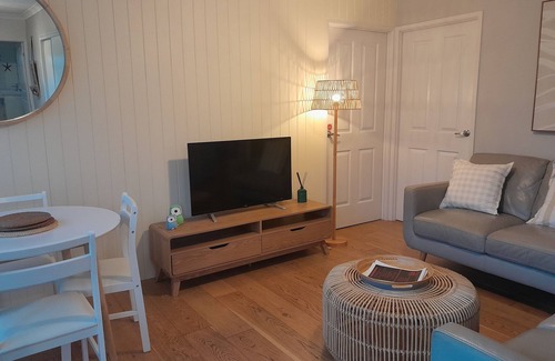 Labrador Apartment | Near Surfers, walk to cafe's, restaurants, & dog beach. Dog friendly!