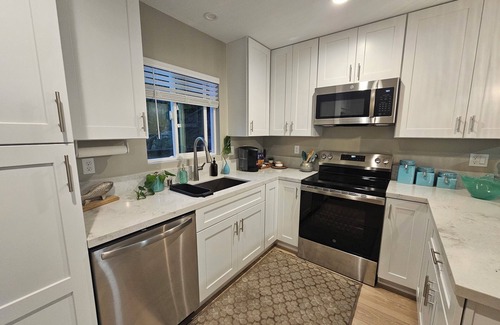 Lincoln Acres House | Near trolley. NEW charming 1-bedroom home in Fletcher hills, La Mesa.