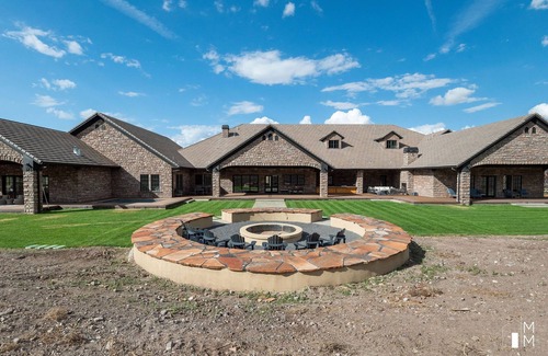 Mammoth Creek House | Near Utah's Attractions - 15 minutes from Brian Head - For Large Groups