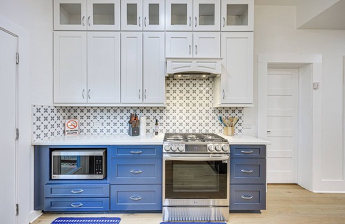 Mahncke Park House | Near Zoo & Riverwalk: Spacious Home w/Heated Pool