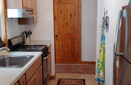 Lake Leelanau House | Need a getaway?nCharming Lake Leelanau village cottage