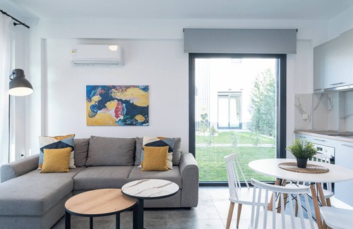 Paralia Ofryniou Villa | Nefeli Lux-Two - Bedroom Duplex with Garden