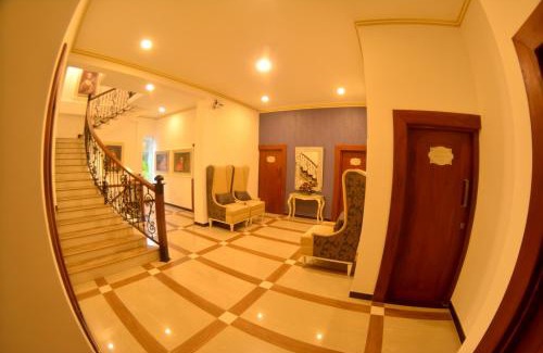 Negombo Hotel | Negombo New Queen's Palace