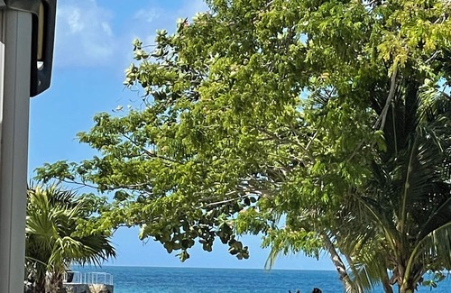 Orange Bay House | Negril Jamaica Beachfront house in Little Bay County Club , Pool , Free wifi A/C