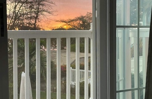 Orange Bay House | Negril Jamaica Beachfront house in Little Bay County Club , Pool , Free wifi A/C