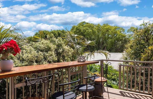 Nelson Bay House | Nelson on Nelson – rustic pet friendly coast house, perfectly located close to beach and cafes