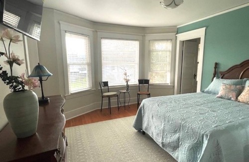Forest Grove Bed & Breakfast | nEnjoy the Comfort & Charm of Our Renovated Historic Home in Forest Grove, OR