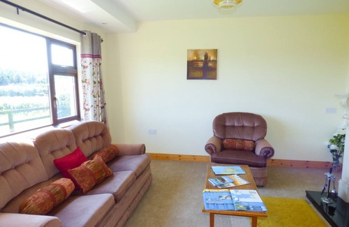 Bofeenaun House | NEPHIN VIEW, pet friendly, with a garden in Ballina, County Mayo