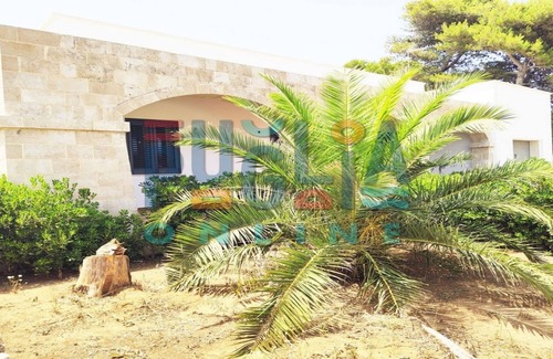 Posto Rosso House | Nesco's Villa in Red Place