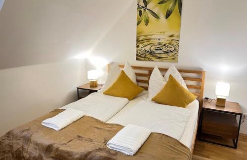 Taxham House | Nest & Rest Garden Stay with Free Parking