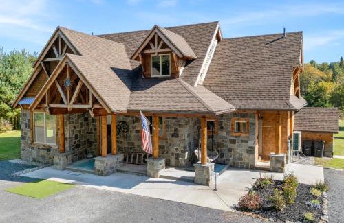 North Creek House | Nesting in North Creek