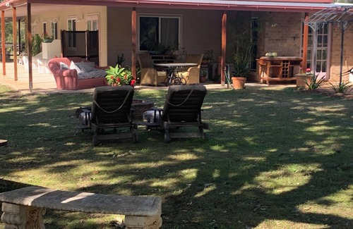 Shire of Gatton Apartment | Nestled at the Base of Toowoomba Range …A beautiful comfortable rural cottage .
