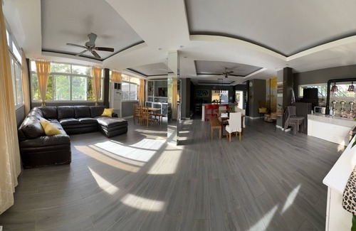 Danao Villa | Nestled in a clean and quiet location in Panglao. 5 min away from airport.