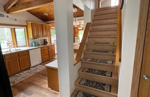 Grand Rapids Cabin | Nestled in the Whistling Pines Charming 2 bedroom cabin sleeps 6 in Grand Rapids