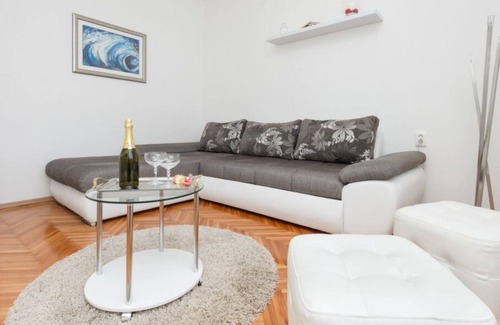 Bacvice Apartment | Neven - Comfortable & Great Location - A1