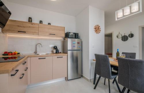 Vrbnik Apartment | Nevera 2
