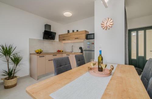 Vrbnik Apartment | Nevera 2