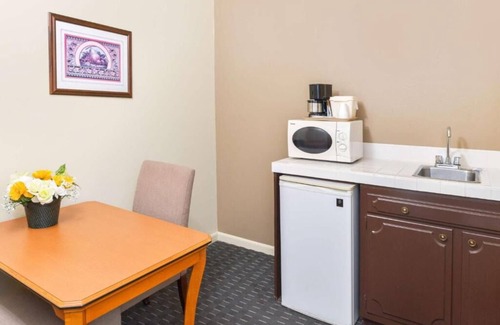 Solvang Hotel | Neverland Adventure! 2 Units w/Continental Breakfast, Near Alisal Commons Park!