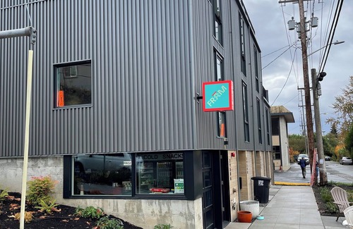 Wallingford Condo | New 1 bed, 1 bathroom condo in Eastlake, Seattle WA