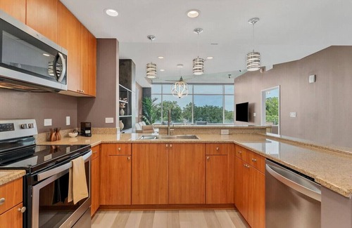 South Eola Apartment | New 1200 sqft 2BD/2BTH in DT Orl