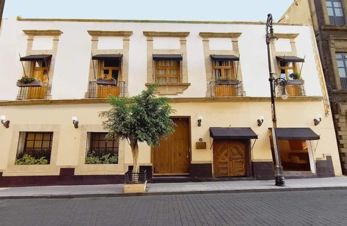Historic Center Apartment | NEW 3 BR/5 BD Apt. in CENTRO CDMX prime location, AC, WiFi.