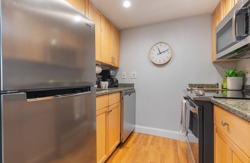 Columbus Apartment | *NEW* 3 BR South End Duplex with A/C steps to Downtown!