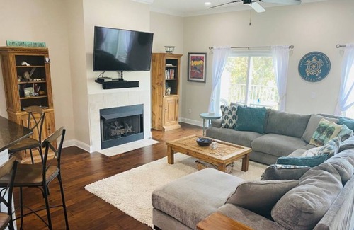 Charleston County House | New 3 BR Townhouse, 2 miles from Downtown Folly